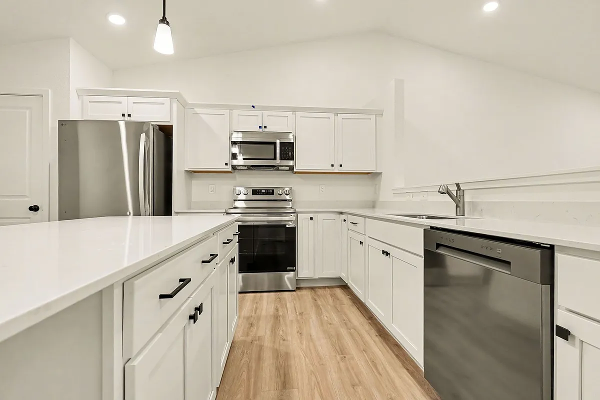 Building Photo - 8221 Crestbrook Ct
