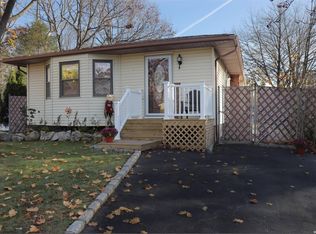 1 Chautauqua St, Pt Jefferson Station, NY 11776