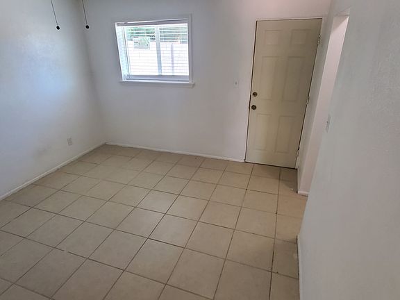 4th image of 13847 N 8th Pl APT 4