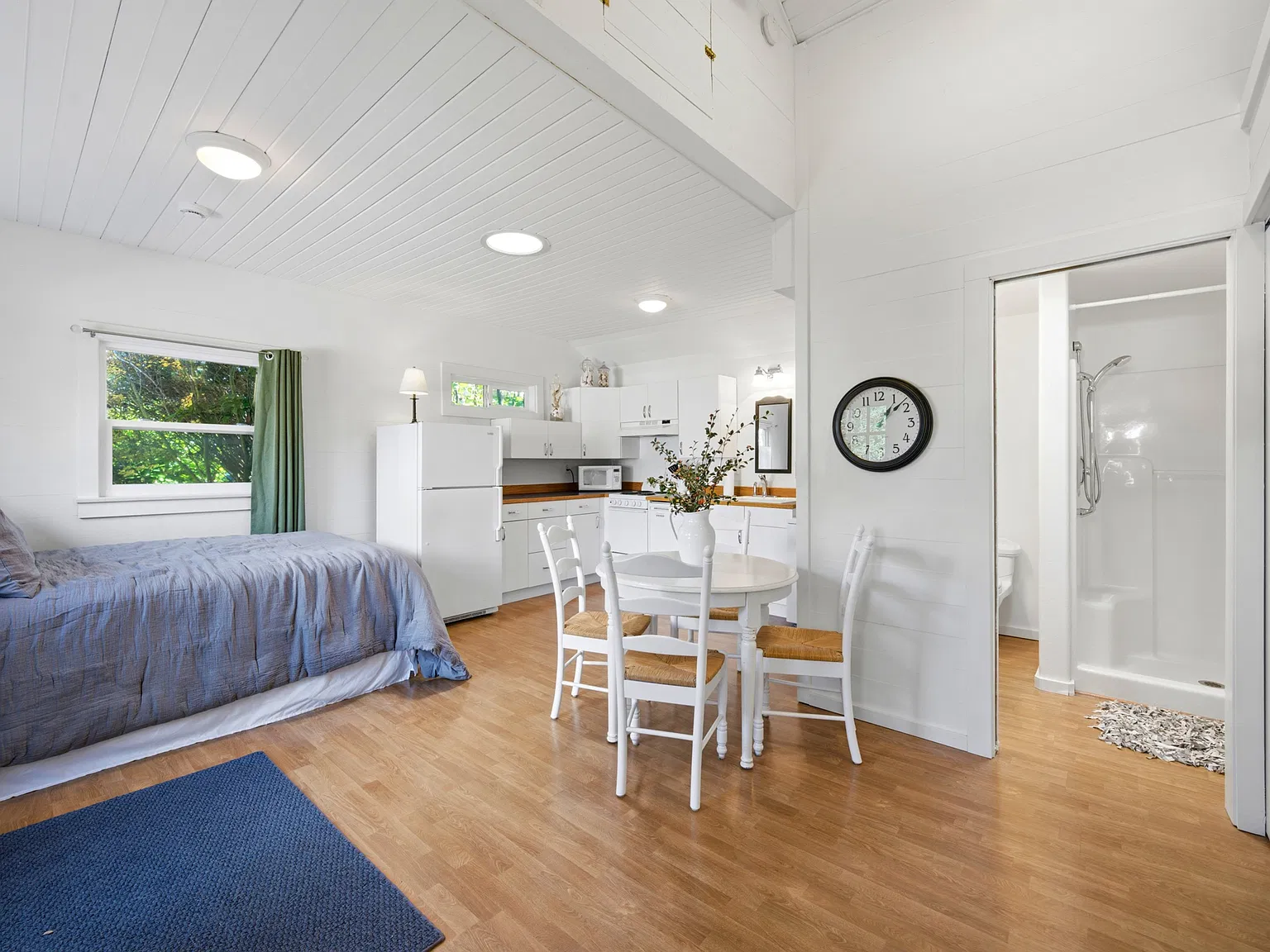 3 bed, 400 sqft, $1,800 — Photo 4