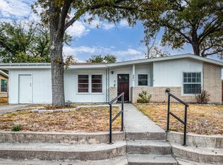205 Jodobo Dr, Del Rio, TX 78840