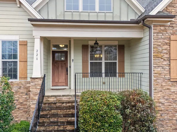 228 Sicily Dr, Clayton, NC 27527