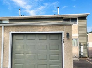 3221 132a Ave NW, Edmonton, AB T5A3K4