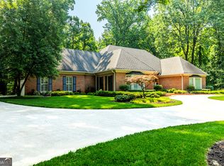 3030 Spalding Dr, Sandy Springs, GA 30350