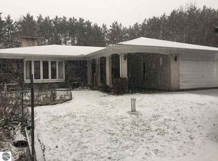 4122 S Meridian Rd, Mount Pleasant, MI 48858