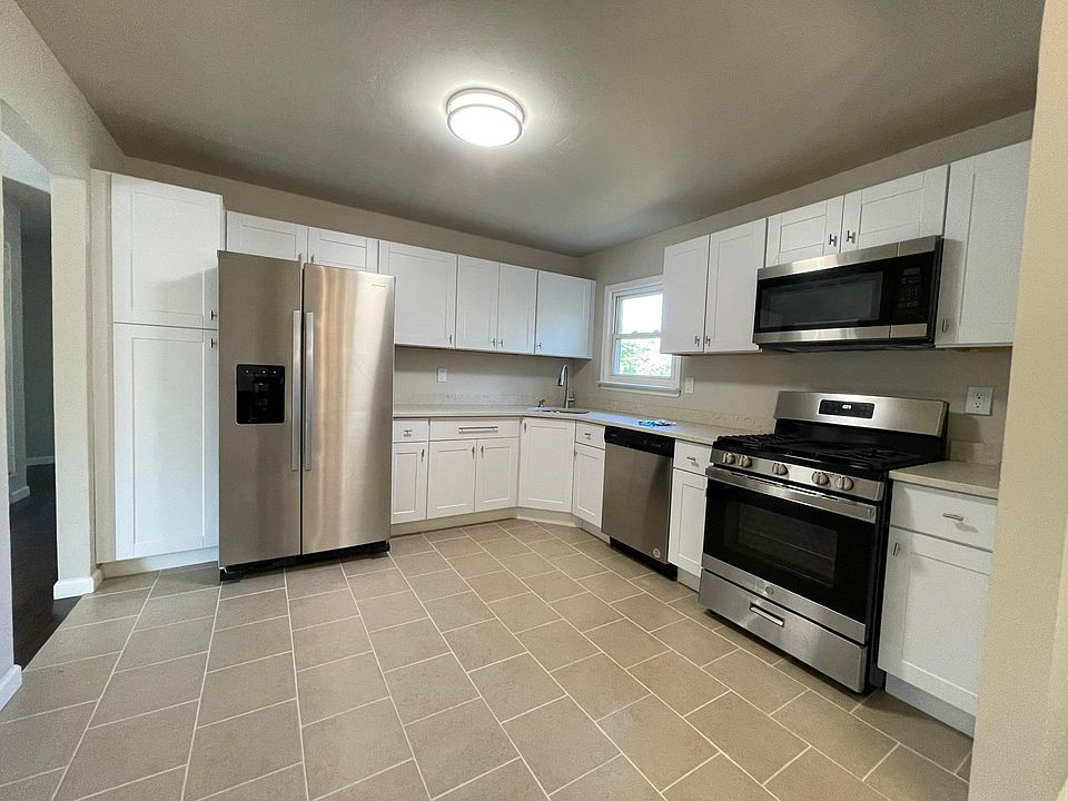 407 Hawkins Rd 1, Selden, NY 11784 Zillow