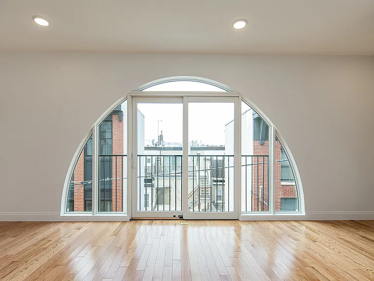 521 Court St — Photo 1