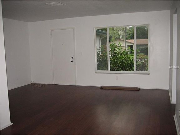2nd image of 2808 Lomond Dr