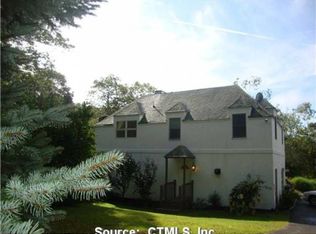 11 Dogwood Ct, Woodbridge, CT 06525