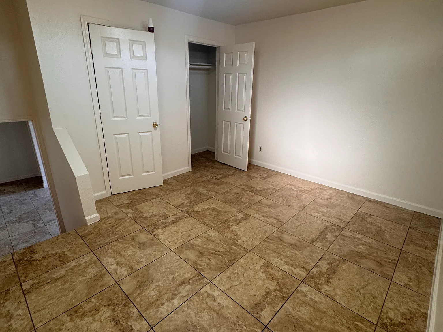 3 bed, $1,300 — Photo 4