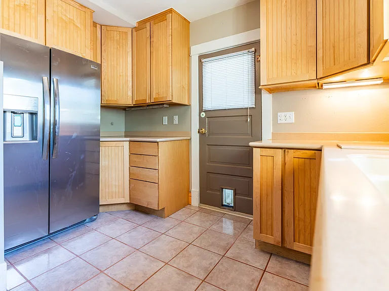 1221 Main St — Photo 4