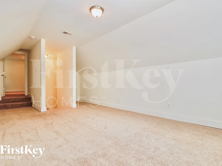 121 Pemberton Rd — Photo 12