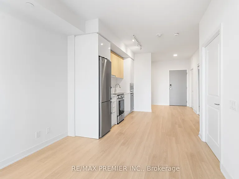 30 Upper Mall Way #909 — Photo 22