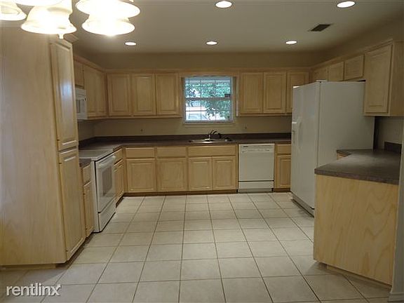 313 Crosswinds Kitchen