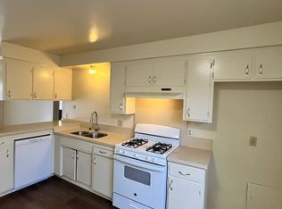 1100 Lucern Ave APT 3, Modesto, CA 95350