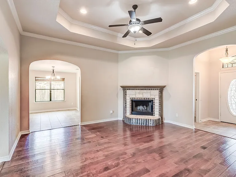 2405 Coy Dr — Photo 9