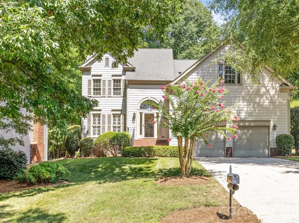 9120 Cameron Wood Dr, Charlotte, NC 28210