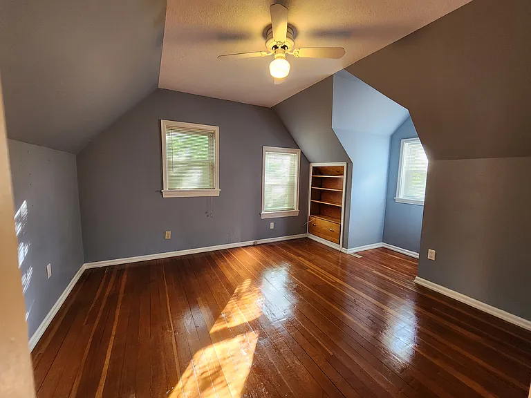 upper floor bedroom
