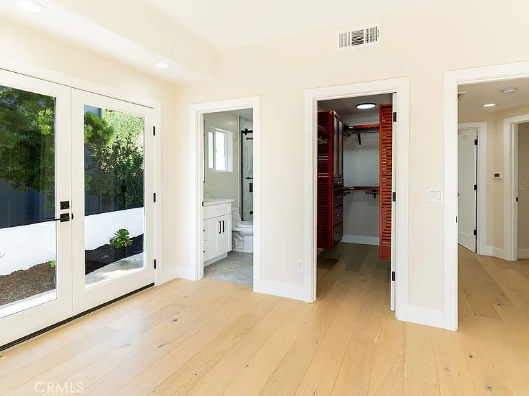 2850 Zell Dr — Photo 55