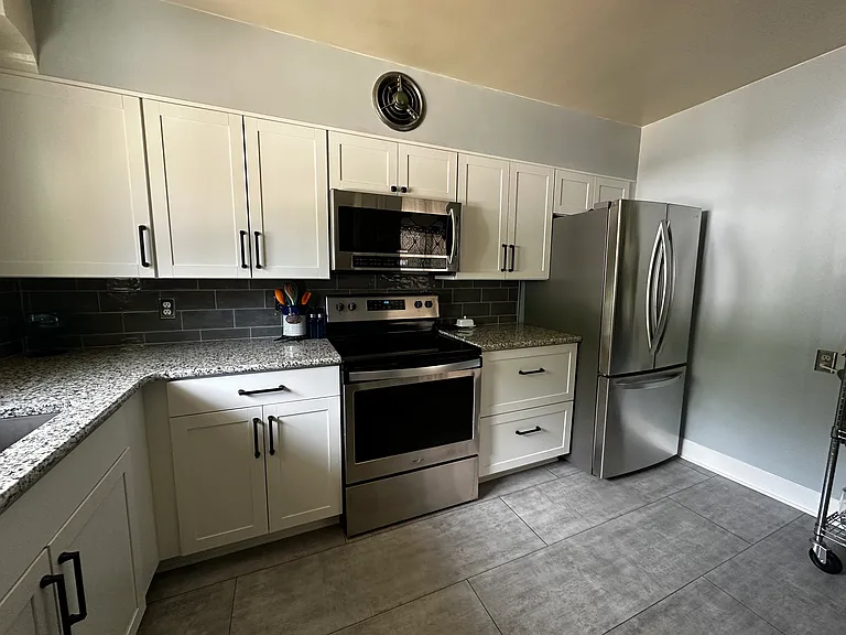 1415 N Franklin St — Photo 10