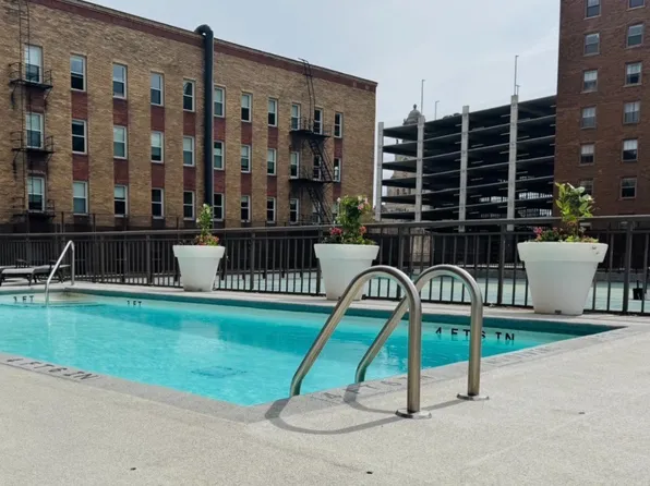 300 Walnut St #1509, Des Moines, IA 50309