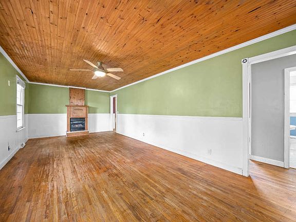 4th image of 102 Friar Dr