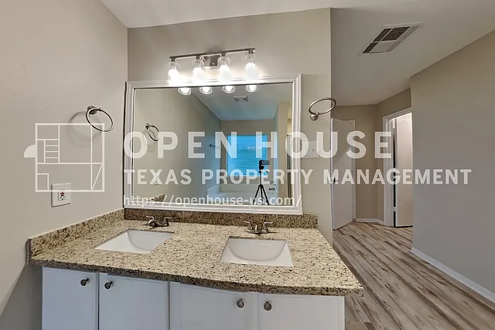 3220 Maryfield Ln — Photo 15