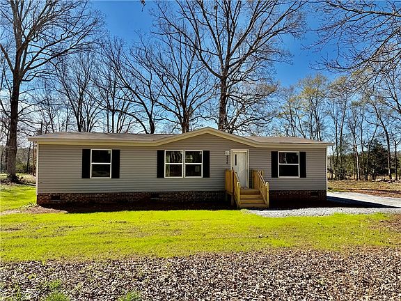 2nd image of 4924 Airline Rd