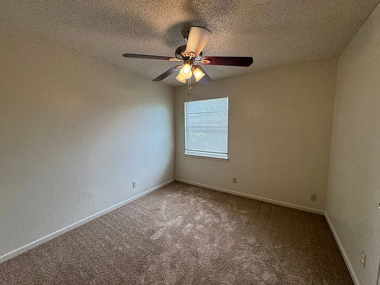 1409 Gardenia Ave — Photo 14
