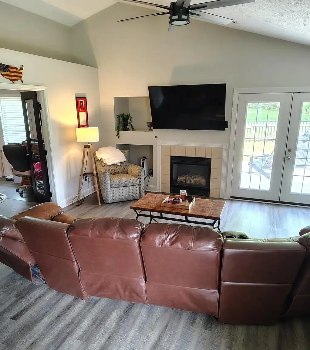 3 bed, 1253 sqft, $1,950 — Photo 3