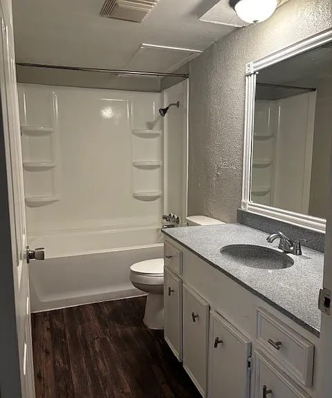 4014 Holly Rd #2 — Photo 5