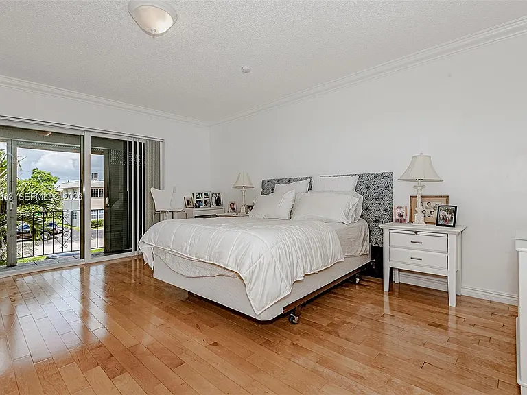 1413 N 15th Ave #8 — Photo 18