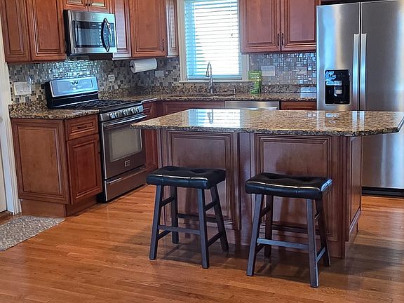 2nd image of 7227 W 113th Pl