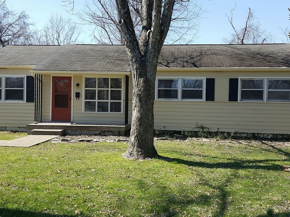 1st image of 1003 Hillcrest Dr
