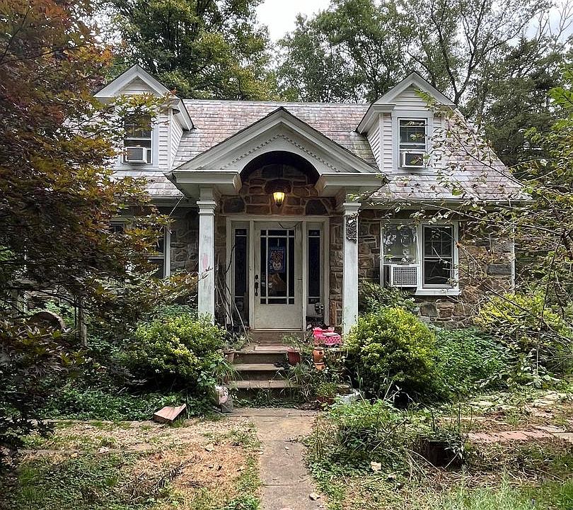 1st image of 805 Rock Hill Rd