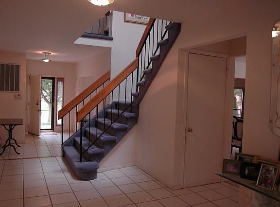 2nd image of 2 Anne Dr