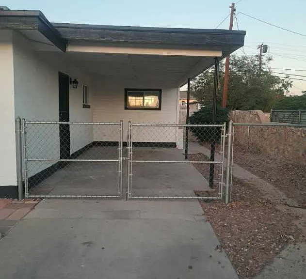986 Gloria St — Photo 2