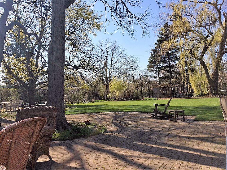 1st image of 2611 Woodland Dr