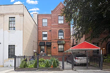 71 New York Avenue in Crown Heights
