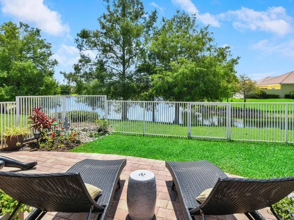 5021 Magnolia Bay Circle, Palm Beach Gardens, FL 33418