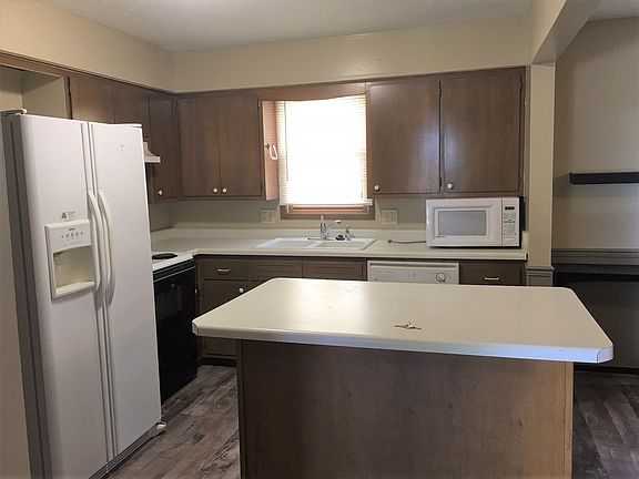 2nd image of 430 S Birchwood Dr