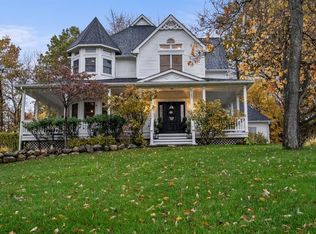 5287 Charlevoix Dr, Howell, MI 48843