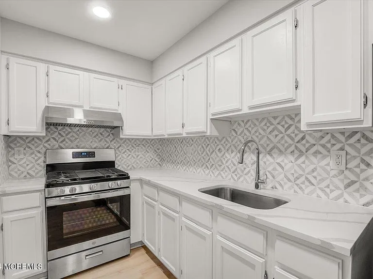 785 Banyan Ct — Photo 5