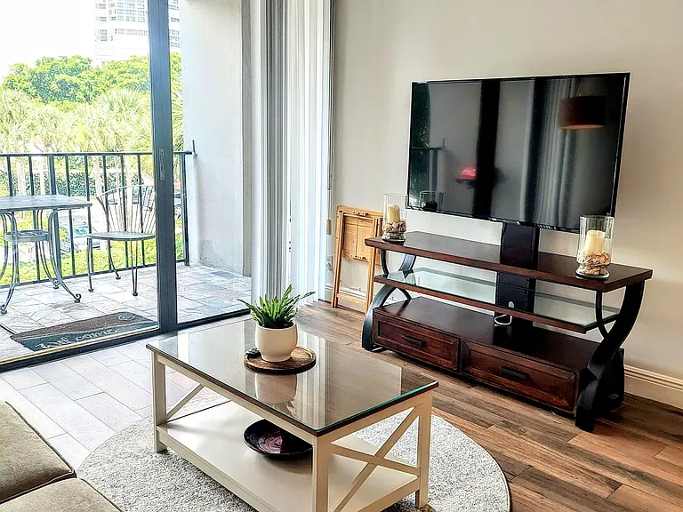 1830 Embassy Dr #306 — Photo 6