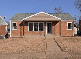 4749 Heege Rd, Saint Louis, MO 63123