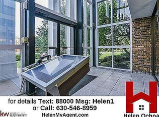 1060 N Farnsworth Ave APT 1104, Aurora, IL 60505