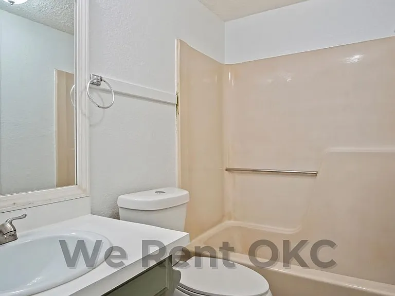 7500 NW 113th Pl — Photo 26