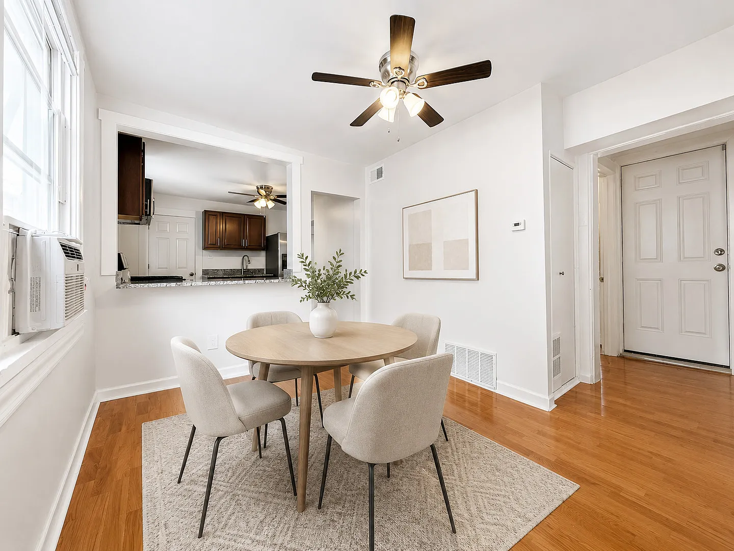 2 bed, 1100 sqft, $2,395 — Photo 2
