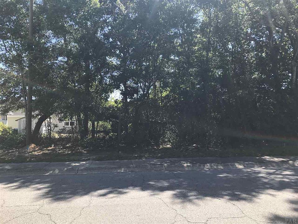 2nd image of 800 Th Ave