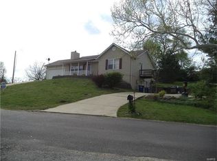 451 Lake Shore Dr, Saint Clair, MO 63077